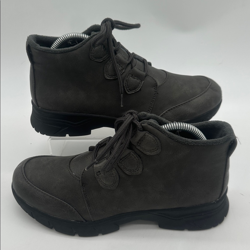Easy Dry by Easy Street Ronnie Waterproof Weather Resistant Womens Size 8.5